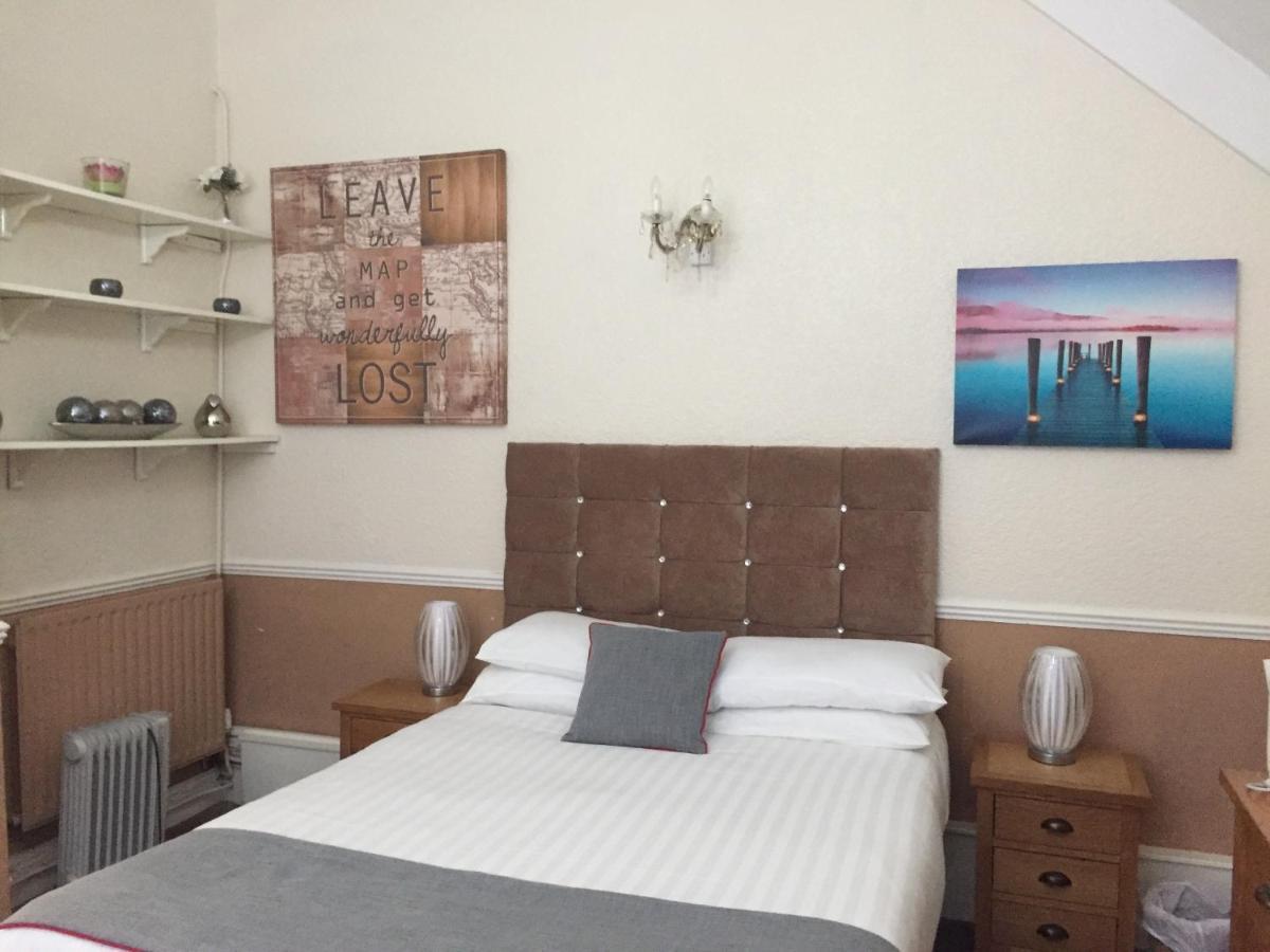 Diamonds Villa Near York Hospital Экстерьер фото